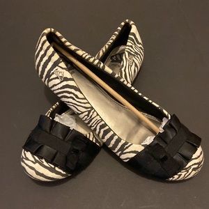 Fergalicious By Fergie-Women’s Black/White Zebra Flat Slip-On Dress Shoes.Sz.8.5